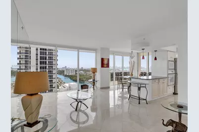 4779 Collins Ave #2805, Miami Beach, FL 33140 - Photo 1