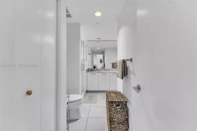 500 Brickell Ave #1605, Miami, FL 33131 - Photo 23