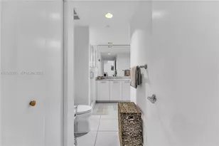 500 Brickell Ave, Miami, FL 33131 - Photo 23