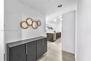 500 Brickell Ave, Miami, FL 33131 - Photo 3