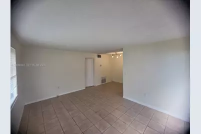 1530 NE 110th St #1530, Miami, FL 33161 - Photo 3