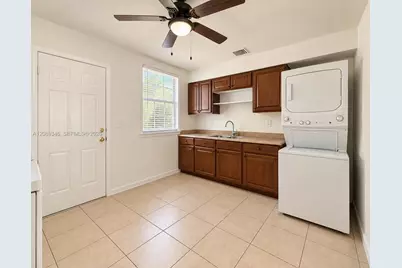 1526 NE 135th St, North Miami, FL 33161 - Photo 9