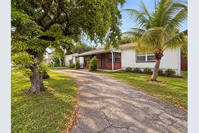 1526 NE 135th St, North Miami, FL 33161 - Photo 3