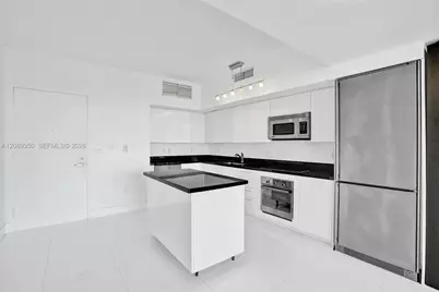 92 SW 3rd St #4109, Miami, FL 33130 - Photo 3
