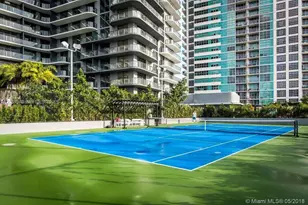 121 NE 34th St, Miami, FL 33137 - Photo 11