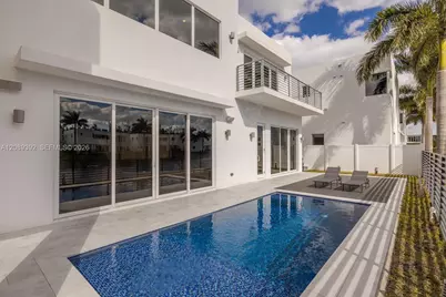 10250 NW 75th Ter, Doral, FL 33178 - Photo 23