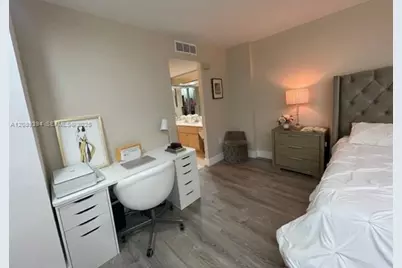 3625 N Country Club Dr #704, Aventura, FL 33180 - Photo 15