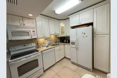 3625 N Country Club Dr #704, Aventura, FL 33180 - Photo 11