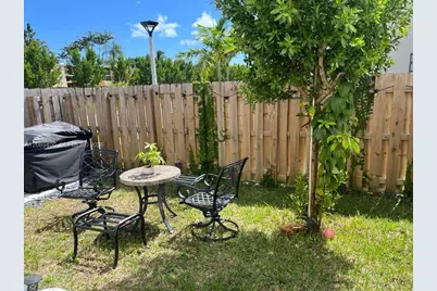 560 NE 206th Ln, Miami, FL 33179 - Photo 21