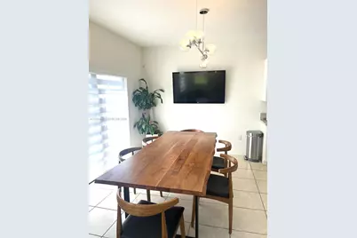 560 NE 206th Ln, Miami, FL 33179 - Photo 5