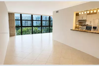 1000 Parkview Dr #614, Hallandale Beach, FL 33009 - Photo 3