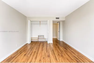 1000 Parkview Dr #614, Hallandale Beach, FL 33009 - Photo 9
