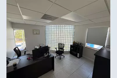 8000 NW 31st St #1, Doral, FL 33122 - Photo 3