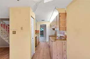 8253 NW 9th Ct, Plantation, FL 33324 - Photo 11
