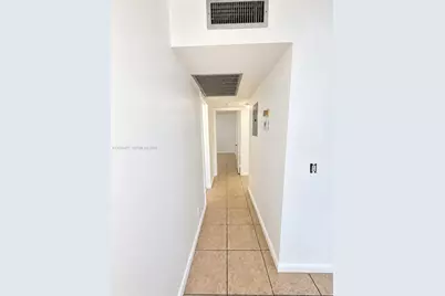 300 SW 134th Way #105E, Pembroke Pines, FL 33027 - Photo 9