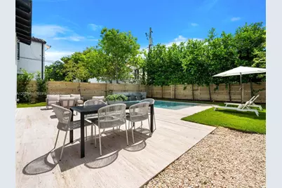 510 W 30th St, Miami Beach, FL 33140 - Photo 31