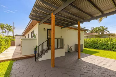 8934 Hawthorne Ave, Surfside, FL 33154 - Photo 47