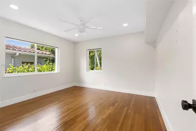 8934 Hawthorne Ave, Surfside, FL 33154 - Photo 39
