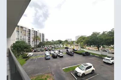800 Parkview Dr #309, Hallandale Beach, FL 33009 - Photo 17