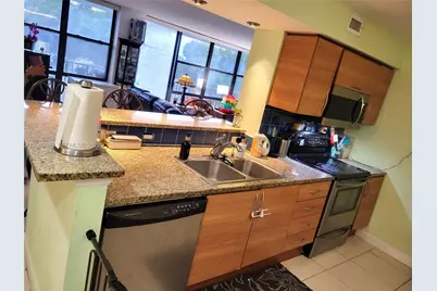 800 Parkview Dr #309, Hallandale Beach, FL 33009 - Photo 9