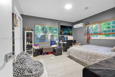 9325 NE 5th Ave, Miami Shores, FL 33138 - Photo 25