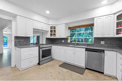 9325 NE 5th Ave, Miami Shores, FL 33138 - Photo 13