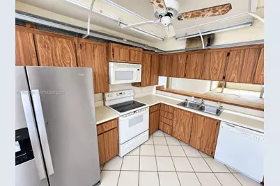 1717 Whitehall Dr #304, Davie, FL 33324 - Photo 7