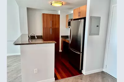 300 S Biscayne Blvd #2705, Miami, FL 33131 - Photo 5