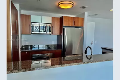 300 S Biscayne Blvd #2705, Miami, FL 33131 - Photo 3