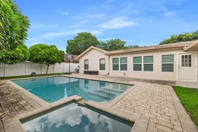 7700 NW 11th Pl, Plantation, FL 33322 - Photo 35