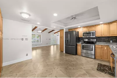 7700 NW 11th Pl, Plantation, FL 33322 - Photo 11
