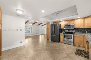 7700 NW 11th Pl, Plantation, FL 33322 - Photo 11