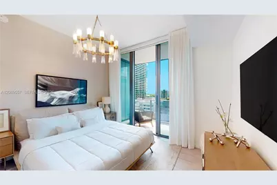 1000 Brickell Plaza #1812, Miami, FL 33131 - Photo 7