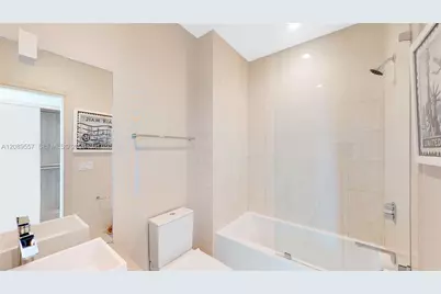 1000 Brickell Plaza #1812, Miami, FL 33131 - Photo 23