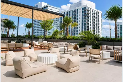 11 NE 6th St #1109, Miami, FL 33132 - Photo 17