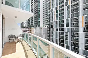 41 SE 5th St, Miami, FL 33131 - Photo 15