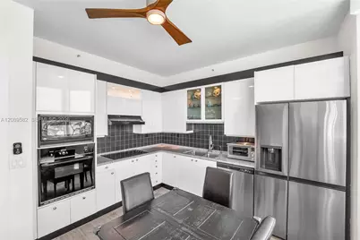 300 S Pointe Dr #809, Miami Beach, FL 33139 - Photo 7