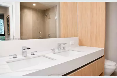 11 NE 6th Street #1109, Miami, FL 33132 - Photo 9