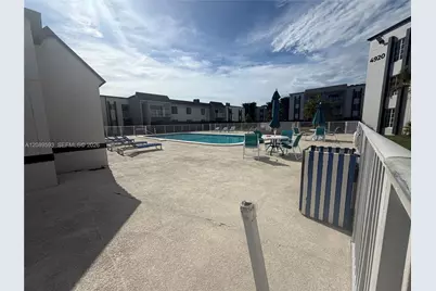 5201 Geneva Way #207, Doral, FL 33166 - Photo 5