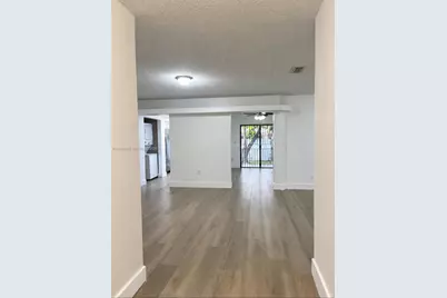 1400 W 39th Pl #1400, Hialeah, FL 33012 - Photo 3