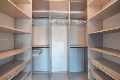 88 SW 7th St #1812, Miami, FL 33130 - Photo 25