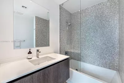 88 SW 7th St #1812, Miami, FL 33130 - Photo 21