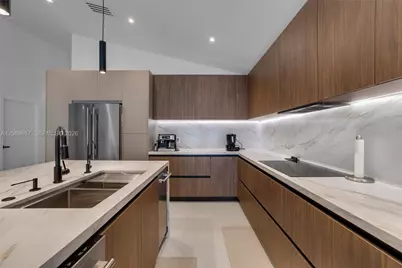 1315 Bayview Cir, Weston, FL 33326 - Photo 13