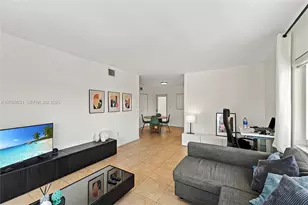 1420 Pennsylvania Ave, Miami Beach, FL 33139 - Photo 5