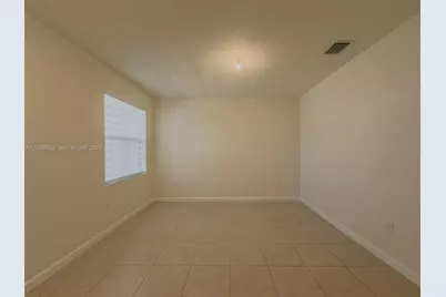10629 W 32nd Ln, Hialeah, FL 33018 - Photo 17