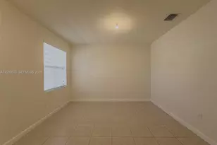 10629 W 32nd Ln, Hialeah, FL 33018 - Photo 17