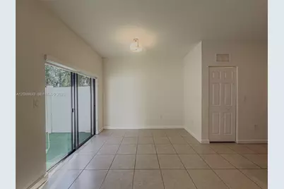 10629 W 32nd Ln, Hialeah, FL 33018 - Photo 11