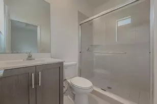 10629 W 32nd Ln, Hialeah, FL 33018 - Photo 21