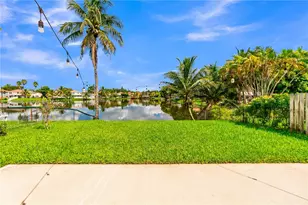 8291 SW 44th Pl, Davie, FL 33328 - Photo 9