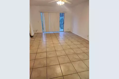 1638 SE Embassy Dr #209, West Palm Beach, FL 33401 - Photo 1